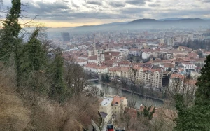 aec77438-3ce4-40e2-9c69-0afba10d9d3b