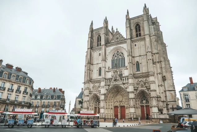 Nantes Airport Transfer