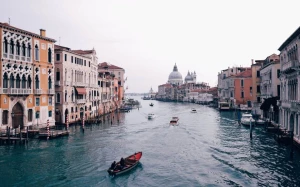 6e50de84-9f30-4c9d-b119-e406f1187505