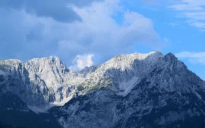 8c858ab0-5d6a-4ac5-a8b2-42e1d7e06c11