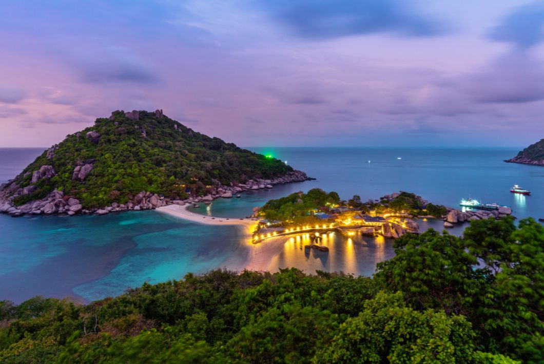 <b>Tawatchai07 on Freepik</b>