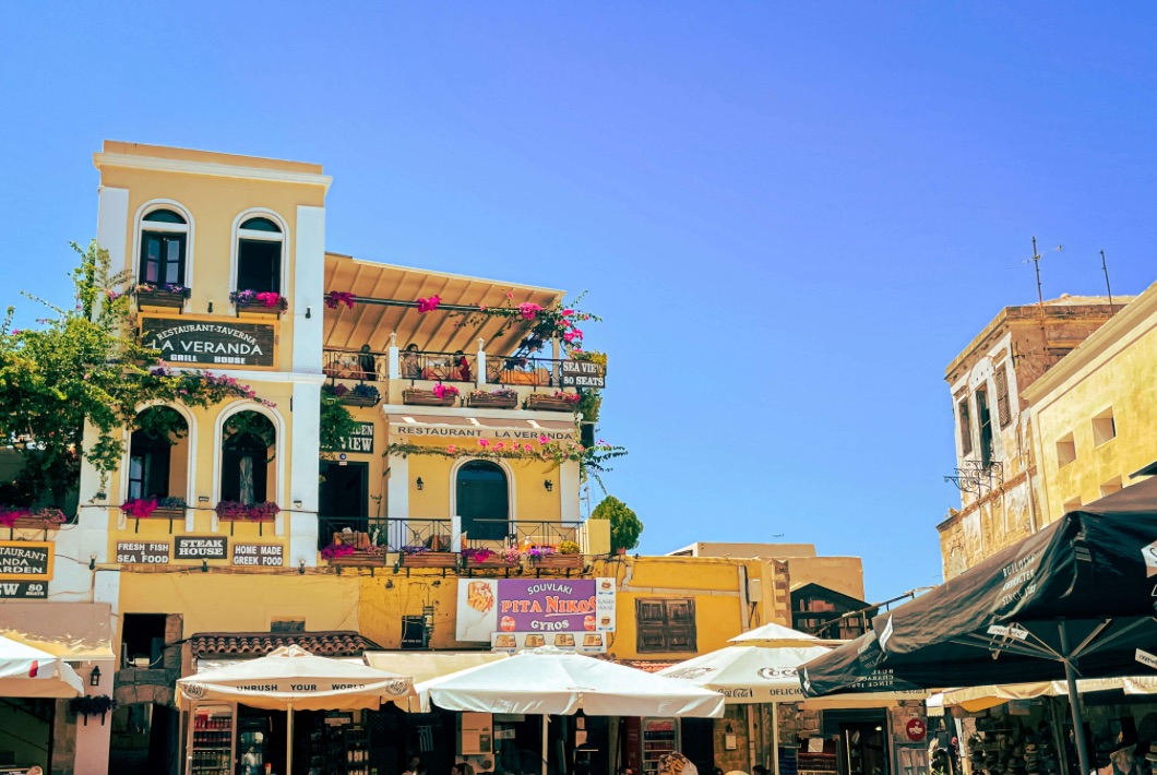 Photo by Sipan Hamed via Unsplash