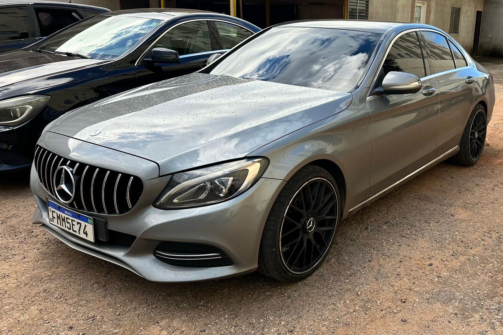 Reliable Milano Airport Transfers with a Chauffeur 