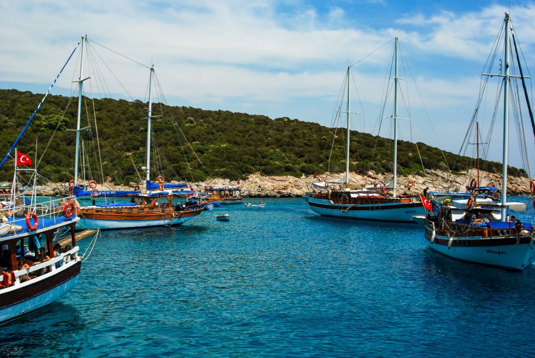 Photo by Engin Yapici via Unsplash