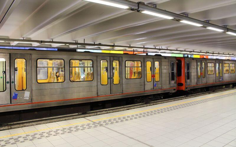 How to get from Brussels (BRU) Airport to Charleroi Brussels South (CRL) Airport?