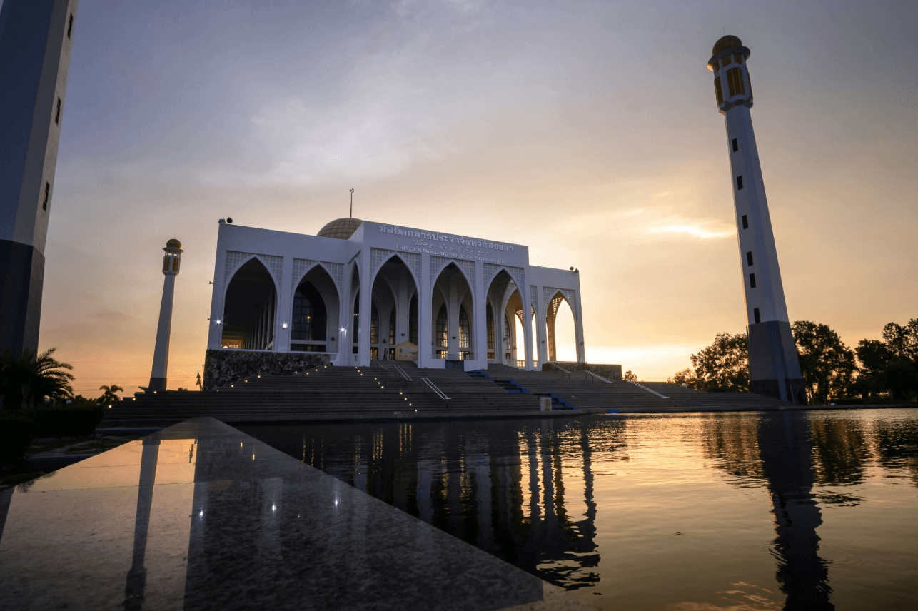 Photo by Apaha Spi on Unsplash