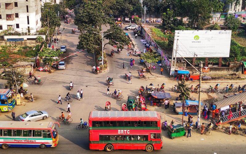 How do you get from Dhaka Airport to the City Center?