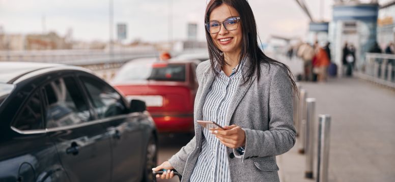 Booking a Taxi from Naples Airport to Positano – What You Need to Know