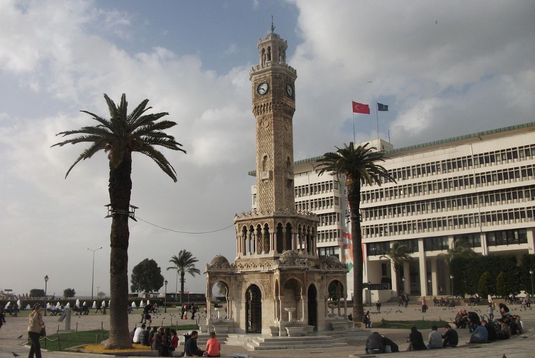 <b>Image by Haldun Öztürk from Pixabay</b>