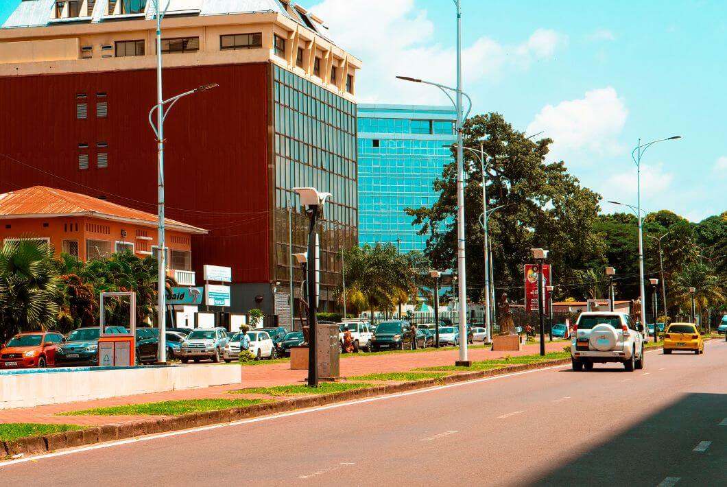 Kinshasa-Gebäude, Straße Bild von <a href=