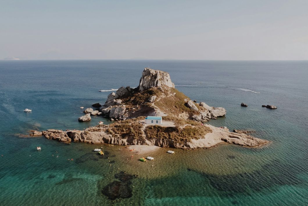 <b>Photo by Benjamin Voros on Unsplash</b>