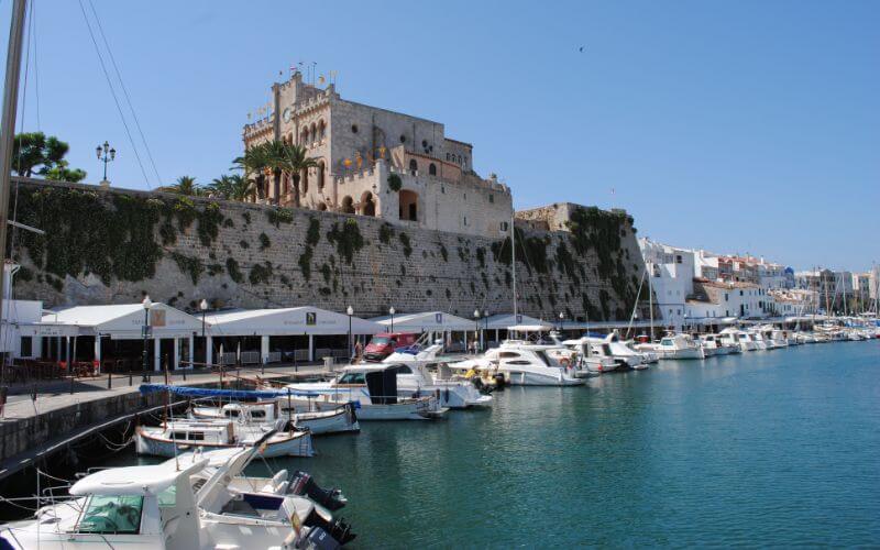 How to get from Menorca Airport to Ciutadella?