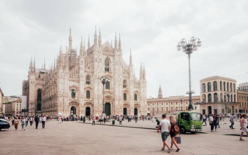 How to Get From Centrale to Milan Malpensa Airport - All Possible Ways