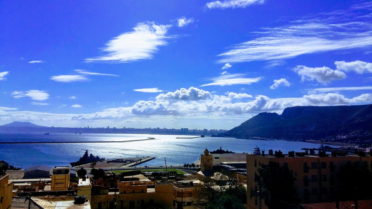 <b>Immagine di Chafik Gherram da Pixabay</b>