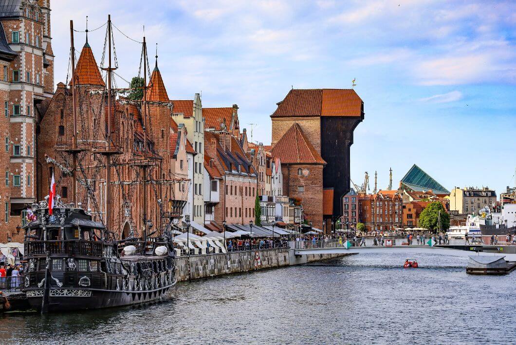 Río, Gdansk, Polonia, imagen de dworakfoto y Pixabay