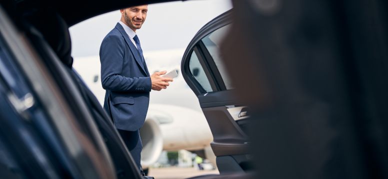 ​​12 Things to Consider When Booking Airport Transfer Services