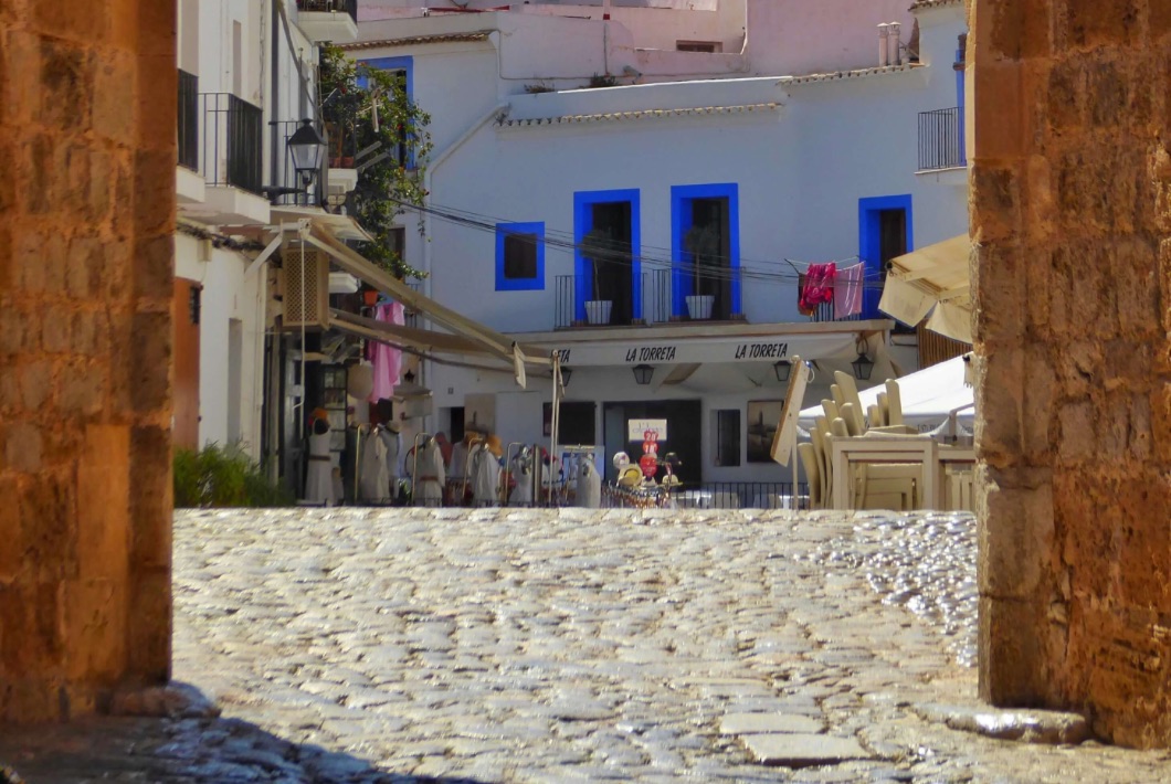 Photo by Belinda Fewings via Unsplash