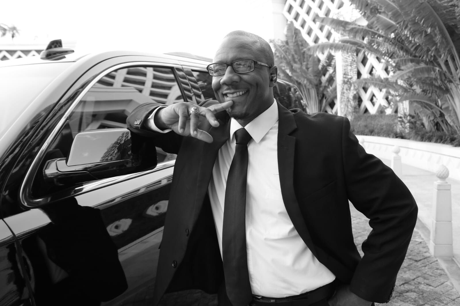 How to get from Cardiff to Gatwick Airport? image