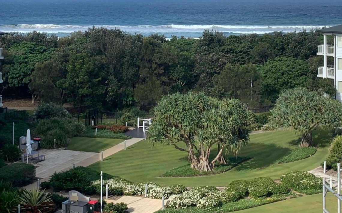 Brisbane Airport to Kingscliff Bus & Taxi & Train