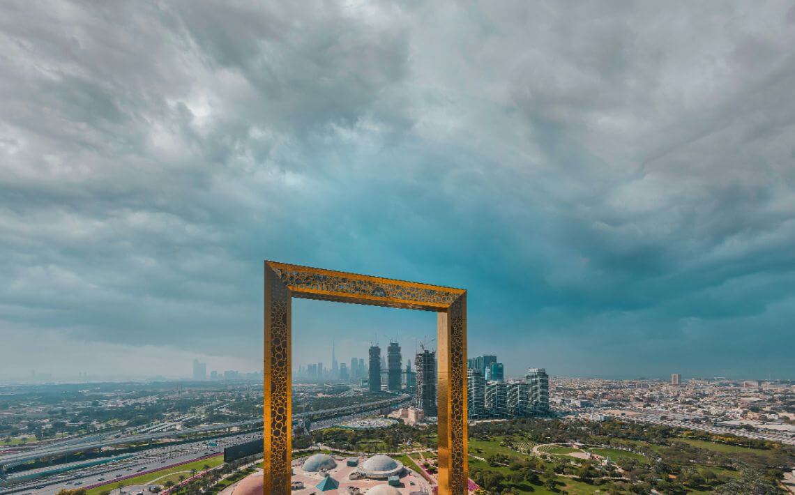 dubai-airport-to-jebel-ali-taxi-train-private-car