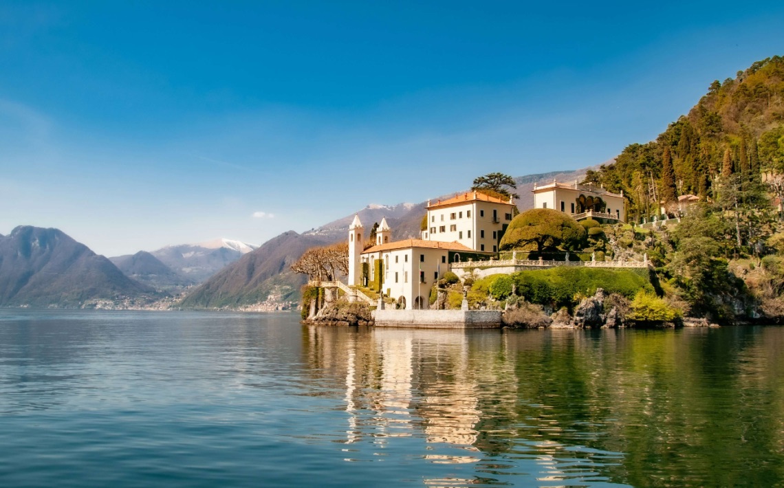 Milan Bergamo Airport to Lake Como | Taxi & Bus