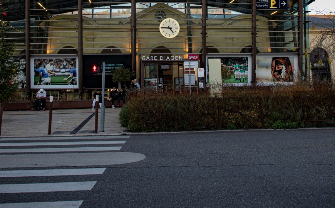 Paris Charles de Gaulle Airport to Gare de Lyon Private Car Service