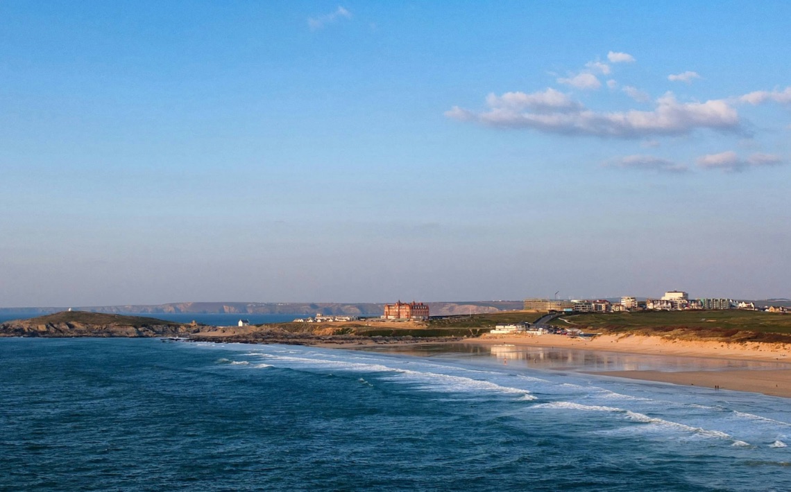 which-airports-fly-into-newquay-travel-options